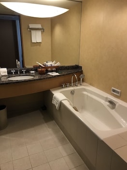 Deluxe Twin Room, Non Smoking, City View
