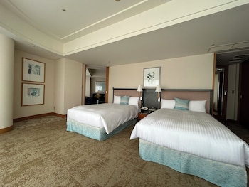 (High Floor)Yokohama Floor Grand Corner Suite Bay View, Non-Smoking 92.6sqm