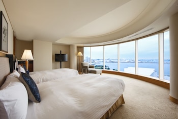 Grand Corner Suite Bay View, Non-Smoking 92.6sqm