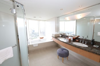 (High Floor)Yokohama Floor Luxury Ocean Twin Bay View, Non-Smoking