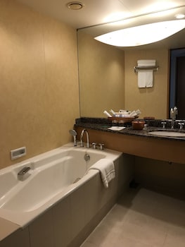 Deluxe Twin Room, Smoking, City View