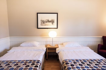 Twin Room (Compact)