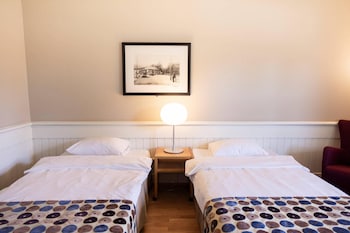 Twin Room (Compact)
