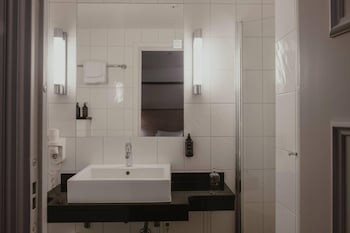 Single Room (Compact)