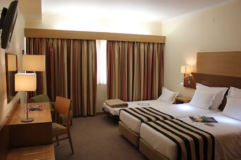 Comfort Triple Room (3 Twin Beds with Balcony)