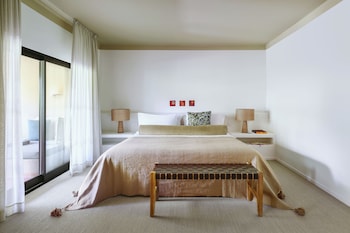 Deluxe Suite, 1 Bedroom (Emotion)
