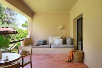 Deluxe Suite, 1 Bedroom (Emotion)