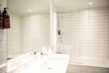 Deluxe Double Room, 1 Double Bed with Sofa bed, Non Smoking