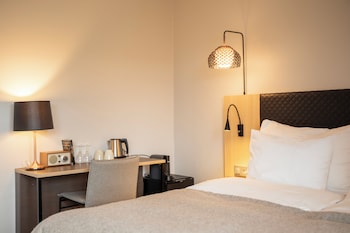 Deluxe Double Room, 1 Double Bed with Sofa bed, Non Smoking