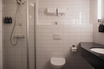Double Room (Compact)