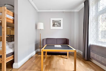 Family Room, 2 Twin Beds, Non Smoking (Bunk beds)