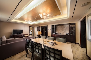 Royal Suite (2 bed rooms)