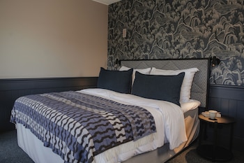 Deluxe Double Room, 1 Double Bed with Sofa bed, Non Smoking