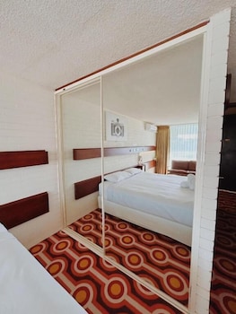 Deluxe Room, Partial Ocean View
