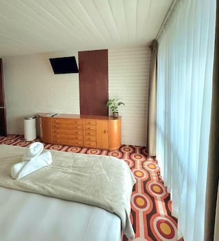 2 Bedroom Suite