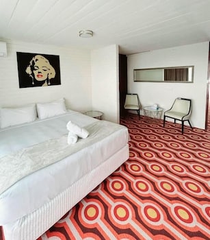 2 Bedroom Suite