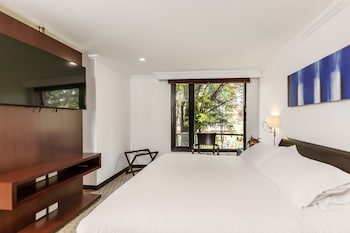 Executive Studio Suite, 1 King Bed, Kitchen