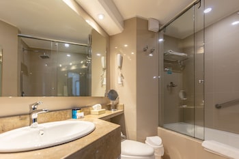Executive Studio Suite, 1 King Bed, Kitchen