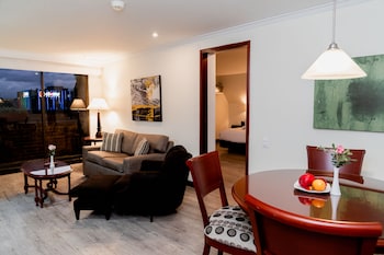 Grand Suite, 1 King Bed, Hot Tub