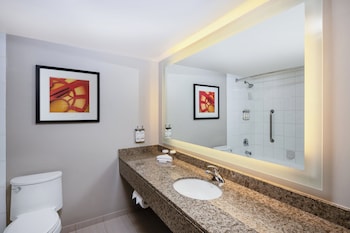 Suite, 1 Queen Bed with Sofa bed