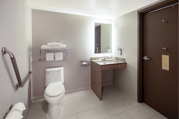 Standard Room, 1 Queen Bed, Accessible (Mobility, Accessible Tub)
