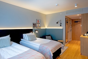 Standard Room, 2 Twin Beds (Chair Bed)