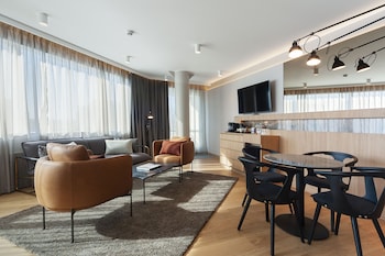 Suite, 1 Bedroom (Living Area)