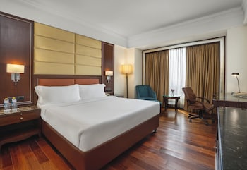 Classic Room, 1 King Bed, Club Lounge Access