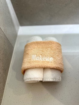 Executive Queen Spa Room