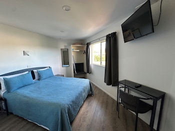 Executive Queen Spa Room