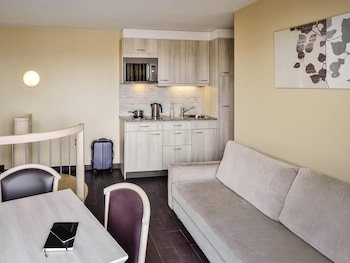 Duplex, Multiple Beds, Balcony