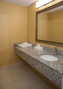 3 Queen Bed Suite - Non Smoking
