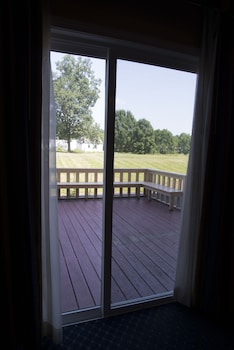 3 Queen Bed Suite - Non Smoking