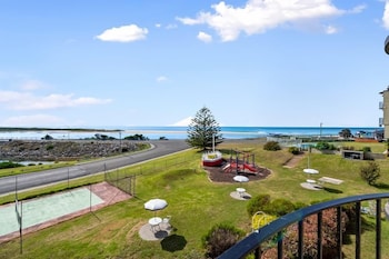 Ocean view Queen Twin Room