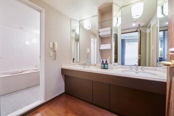 Standard Room, Multiple Beds (High Floor)