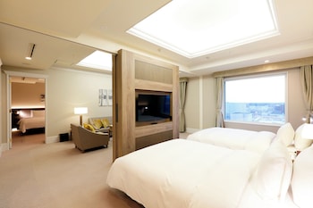 Suite, 2 Bedrooms (High Floor)
