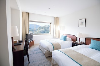 Standard Twin Room, Non Smoking (20sqm, Mountain Side)