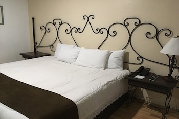 Deluxe Room, 1 King Bed