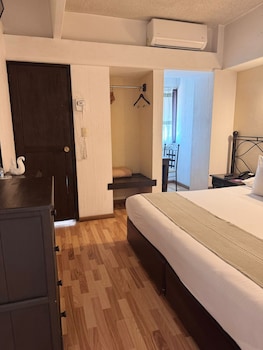 Room, 1 King Bed (Preferencial)