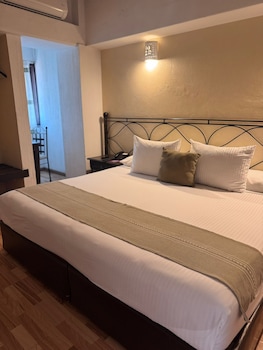 Room, 1 King Bed (Preferencial)