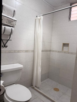 Room (Dog Friendly)