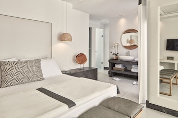 Signature Suite, 1 Queen Bed, Private Pool, Sea View