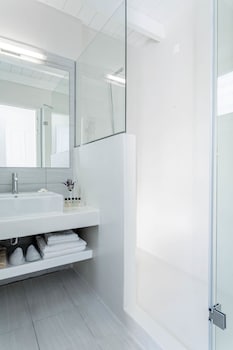 Suite, Sea View