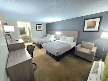 Room, 2 Queen Beds, Accessible, Smoking
