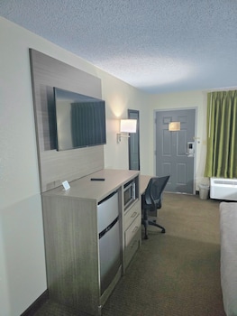 Room, 2 Queen Beds, Accessible, Smoking