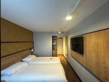 Standard Suite, 2 Double Beds, Connecting Rooms