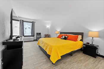 Room, 1 King Bed, Mobility Accessible, Non Smoking