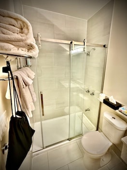 Standard Room, 2 Double Beds, Non Smoking, Kitchen