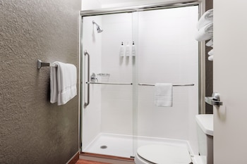 Suite, Multiple Beds, Accessible Bathtub (Transfer Shower)