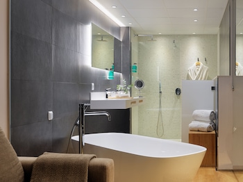 Design Suite (3 adultos + 1 niños)